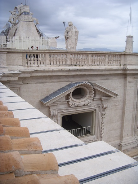 ST832435.JPG
